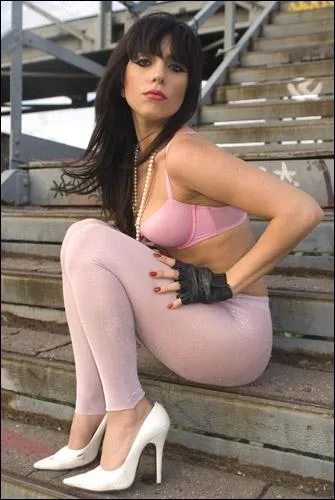 Dans quel intret a-t-elle chang de couleur de cheveux ?