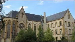 Comment s'appelle l'cole qu'elle frquentait quand elle avait 11 ans ?