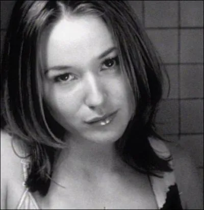 En 1995, elle sort son premier album 'Pieces of You'. Quel est le titre de son tout premier single ?