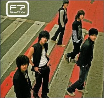 Comment s'appelle leur 1er album ?