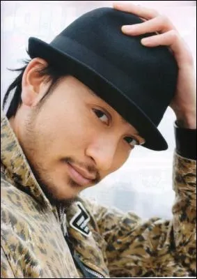 Il est le leader et chanteur de Tokio...