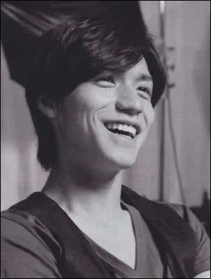 Il faisait parti de deux groupes jusqu' peu, News & Kanjani8...