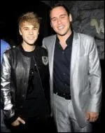 Comment s'appelle l'agent artistique qui a repr Justin sur le net ?