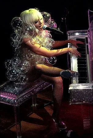 A quel ge a-t-elle dbut le piano ?