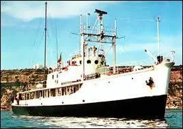 Quel tait le nom du bateau du commandant Cousteau lorsqu'il ralisa son film documentaire ' Le monde du silence ' ?