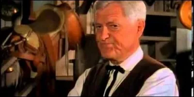 Dans "Dr Quinn, femme médecin", il tient la boutique de Colorado Springs. De qui s'agit-il ?