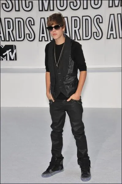 Sort-il avec Selena Gomez ?