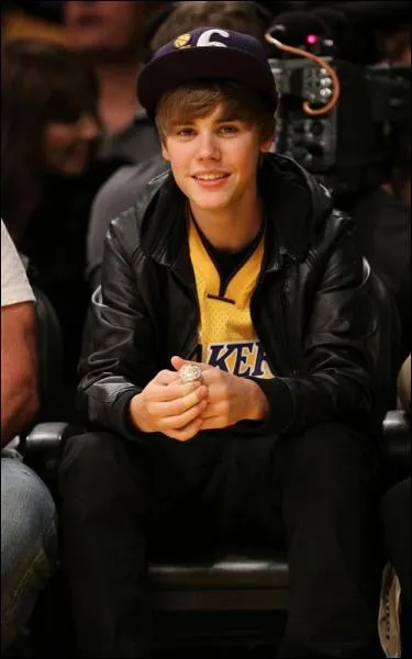 A-t-il fait un duo avec Usher ?