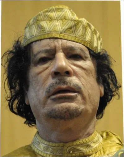 Chef d'Etat libyen (1942 - 2011), c'est :