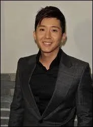 Qui est le plus vieux du groupe ?