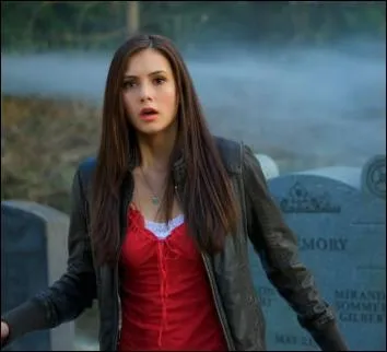 Avec combien de garons Elena est-elle sortie ?