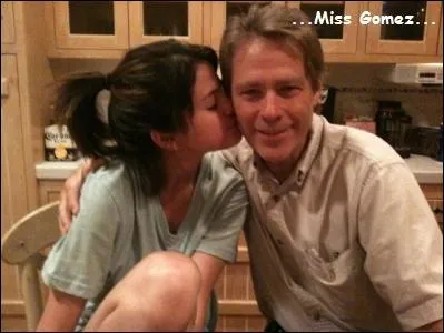 Comment se nomme son pre ?