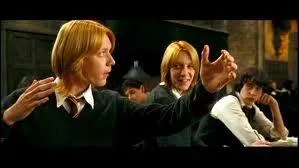 Avec qui va-t-il au bal en 4me anne ?