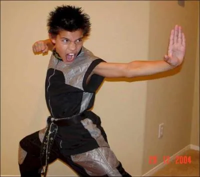  quel ge a-t-il t ceinture noire de karat ?