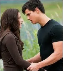 Que demande Bella  Jacob ?