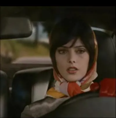 De quelle couleur est la voiture d'Alice  la fin ? (Tentation)