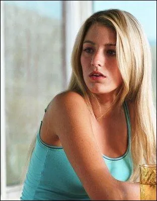 Quel est son nom de famille ? (par rapport  la question1)