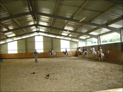 O les cavaliers montent-ils quand il fait mauvais temps ?