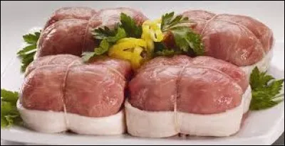 ''On a parlé d'amour et de violettes 
Mais jamais d'amour et de paupiettes 
Pourtant je connais à Barcelone 
Un hidalgo qui chante à sa bonne... Paulette, Paulette 
Tu es la reine des paupiettes ! ''