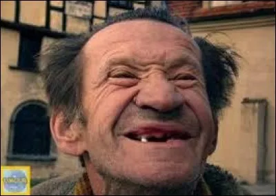 ''Y'a qu'un cheveu sur la tête à Mathieu 
Il n'y a qu'une dent (bis) 
Y'a qu'un cheveu sur la tête à Mathieu 
Il n'y a qu'une dent dans la mâchoire à Jean''