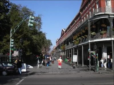 La Nouvelle-Orlans ( la photo) et Baton Rouge font parti de l'Etat le plus francophone de ce pays. Quel est cet Etat ?