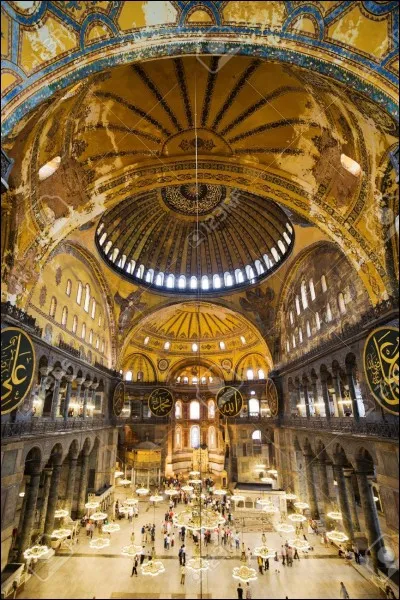 Cette église coûta si cher qu'elle faillit ruiner l'Empire