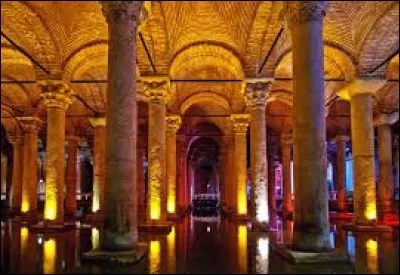 Je suis une des merveilles souterraines d'Istamboul