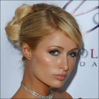 Qui a chant ' Pauvre Petite Fille Riche' ?