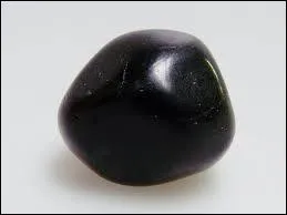 Quelle est cette pierre noire ?