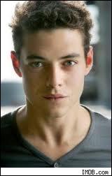 Il joue dans 'The Pacific' :