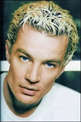 Et lui comment s'appelle-t-il ?