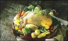 Nous vous proposons une poule au pot ' la mode de Gray', c'est une poule :