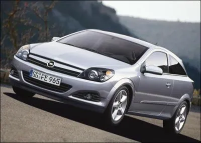 Quelle est la marque de cette voiture ?