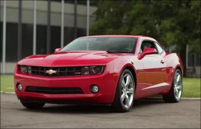 Quelle est la marque de cette voiture ?