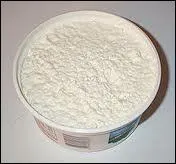 Aim est invit, il prfre le fromage blanc, comment l'appelle-t-on en Vende, en Bretagne et dans le Poitou ?