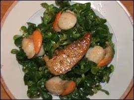 Pour suivre, voici des noix de saint-Jacques au foie gras sur lit de :