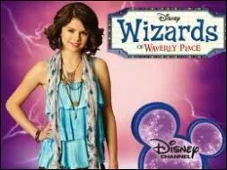 Comment se prnomme la jeune fille qui est l'hrone principale de la srie ?