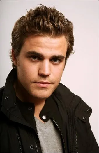Paul Wesley interprte :