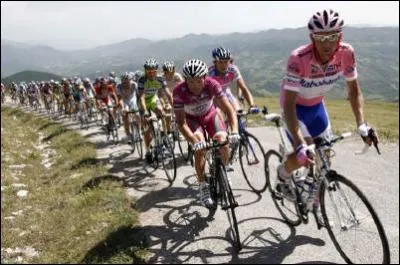 En cyclisme, le Giro dsigne...