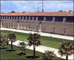 O peut-on visiter le jardin des Retours, jardin qui raconte sur les bords de la charente l'histoire du pass maritime de la ville ?