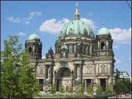 Cet difice est un bel exemple d'architecture...