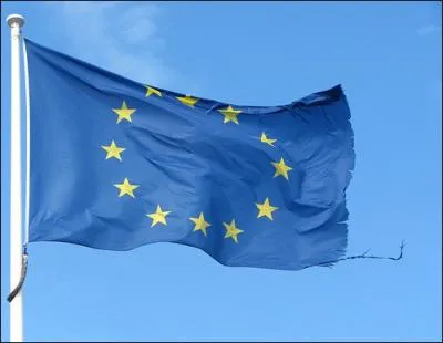 Un des instruments pour rgler la crise de la dette en Europe est le FESF. Que signifie ce sigle ?