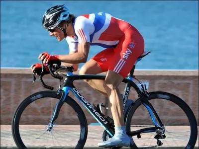 Le champion de Norvge compte lui aussi parmi les rvlations de la saison. Il a remport 2 tapes du Tour de France. Il sait tout faire : sprinteur, rouleur, grimpeur... Impressionnant ! Qui est-ce ?