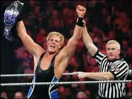 Le 13 janvier 2009, Jack Swagger devient le plus jeune ECW Champion de l'histoire. Quel ge a-t-il ?