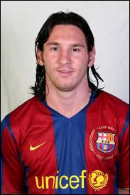 Lors de son premier match en international, Lionel Messi a battu un record, lequel ?