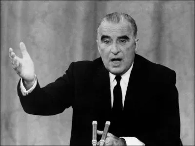 Il a t  la tte de 4 gouvernements sous le Gnral il s'agit de ...