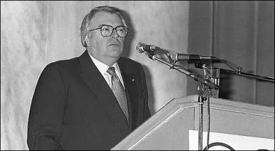 Il a t sous Mitterrand il s'agit de ...