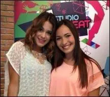 Comment s'appelle cette nouvelle lve de la saison 2 qui pose avec Violetta ?