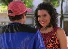 Quel est le nom de cette fille qui est sortie avec Maxi lors de la saison 1 ?