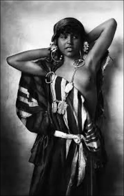 Comment les Byzantins appelaient-ils péjorativement les Turcs ?